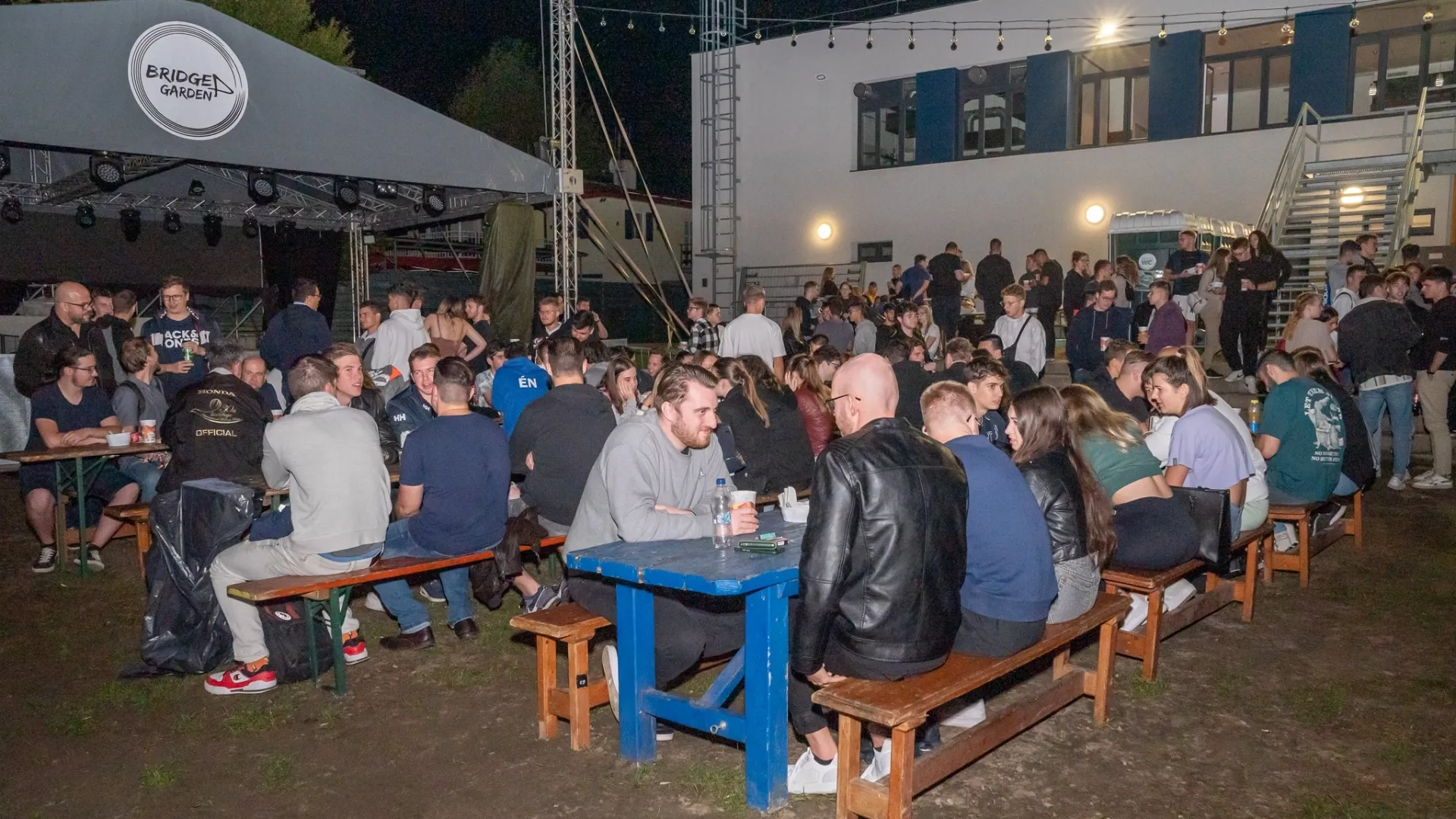 The cauldrons at the Bridge club are very popular (Photos: András Adorján)